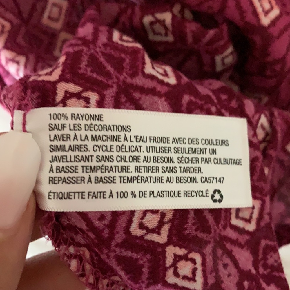 Mossimo  top. - Picture 6 of 7